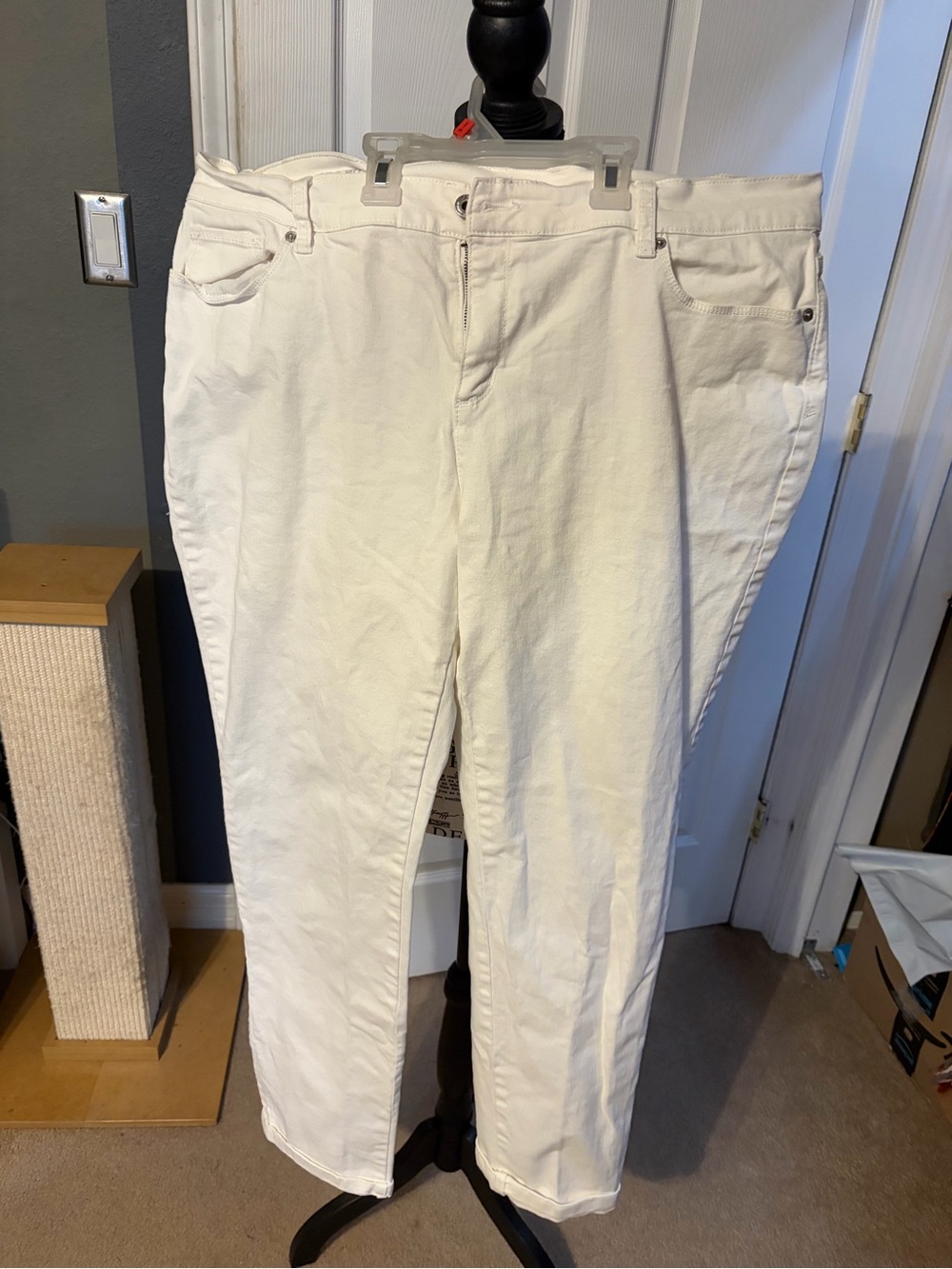 Liz Claiborne White City Fit Skinny Boyfriend Jeans